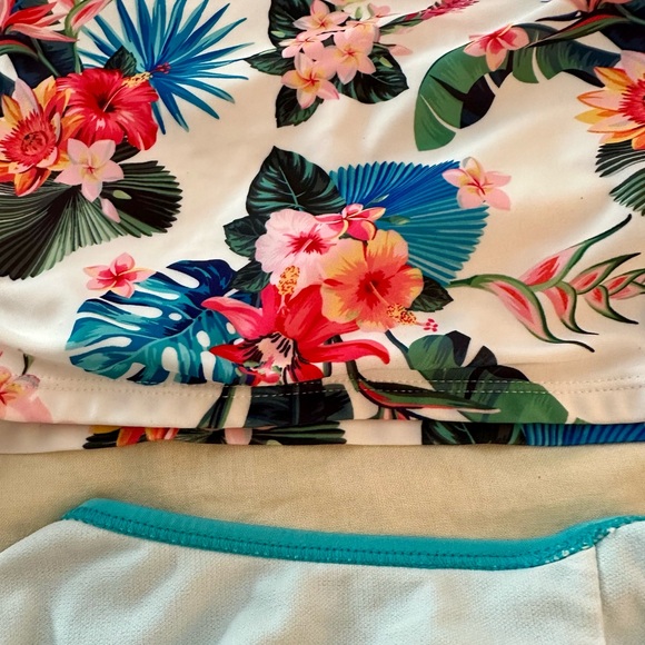 🎁 3/$15 TWO GIRL’S SIZE 10 BATHING SUITS - Picture 8 of 10